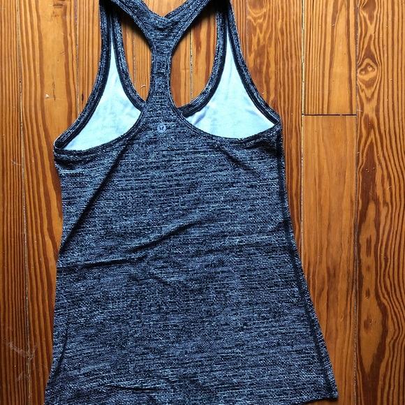 Lulu work out top - Picture 2 of 2